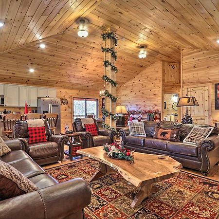 Luxe Cabin With Hot Tub, Theater, Pool Table, Arcade Pigeon Forge Dış mekan fotoğraf