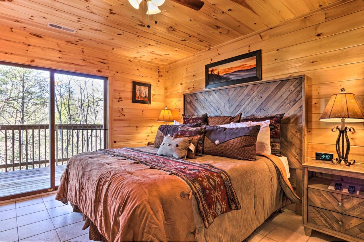 Luxe Cabin With Hot Tub, Theater, Pool Table, Arcade Pigeon Forge Dış mekan fotoğraf