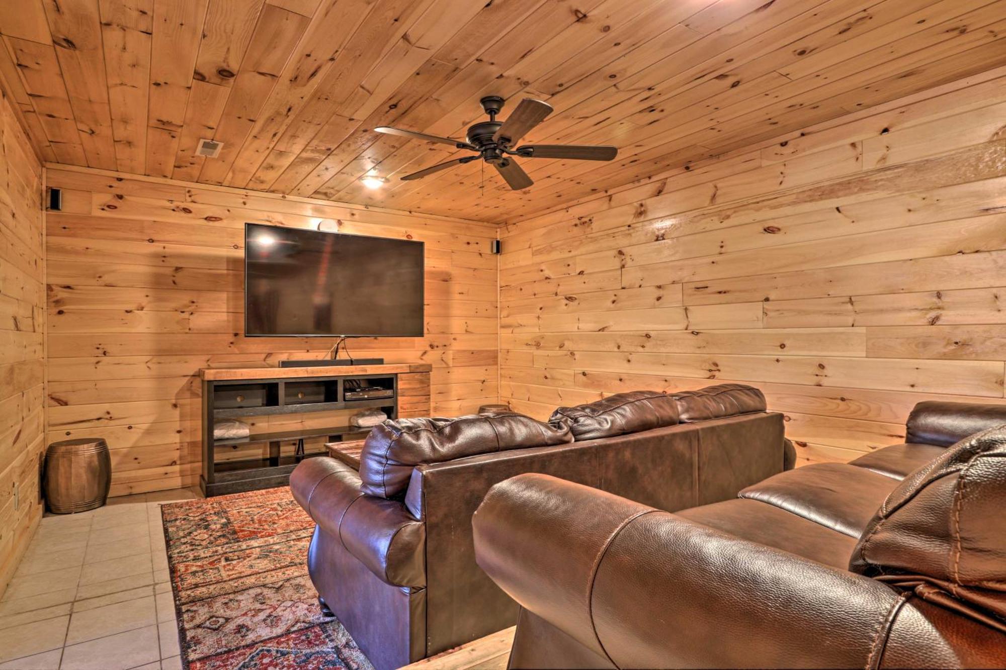 Luxe Cabin With Hot Tub, Theater, Pool Table, Arcade Pigeon Forge Dış mekan fotoğraf