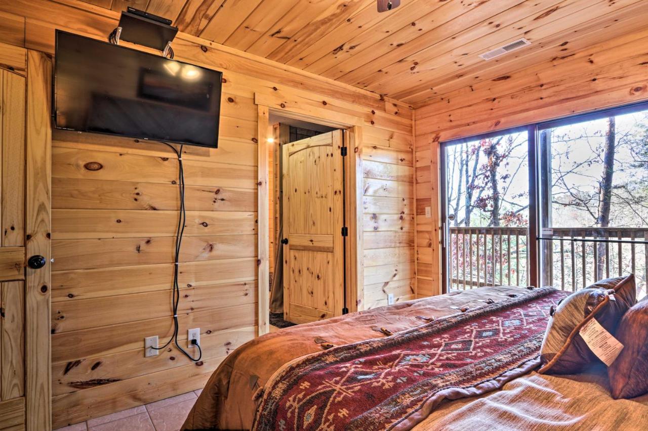 Luxe Cabin With Hot Tub, Theater, Pool Table, Arcade Pigeon Forge Dış mekan fotoğraf