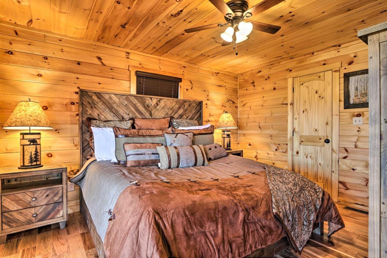 Luxe Cabin With Hot Tub, Theater, Pool Table, Arcade Pigeon Forge Dış mekan fotoğraf