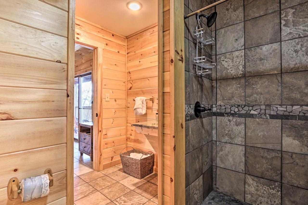 Luxe Cabin With Hot Tub, Theater, Pool Table, Arcade Pigeon Forge Dış mekan fotoğraf