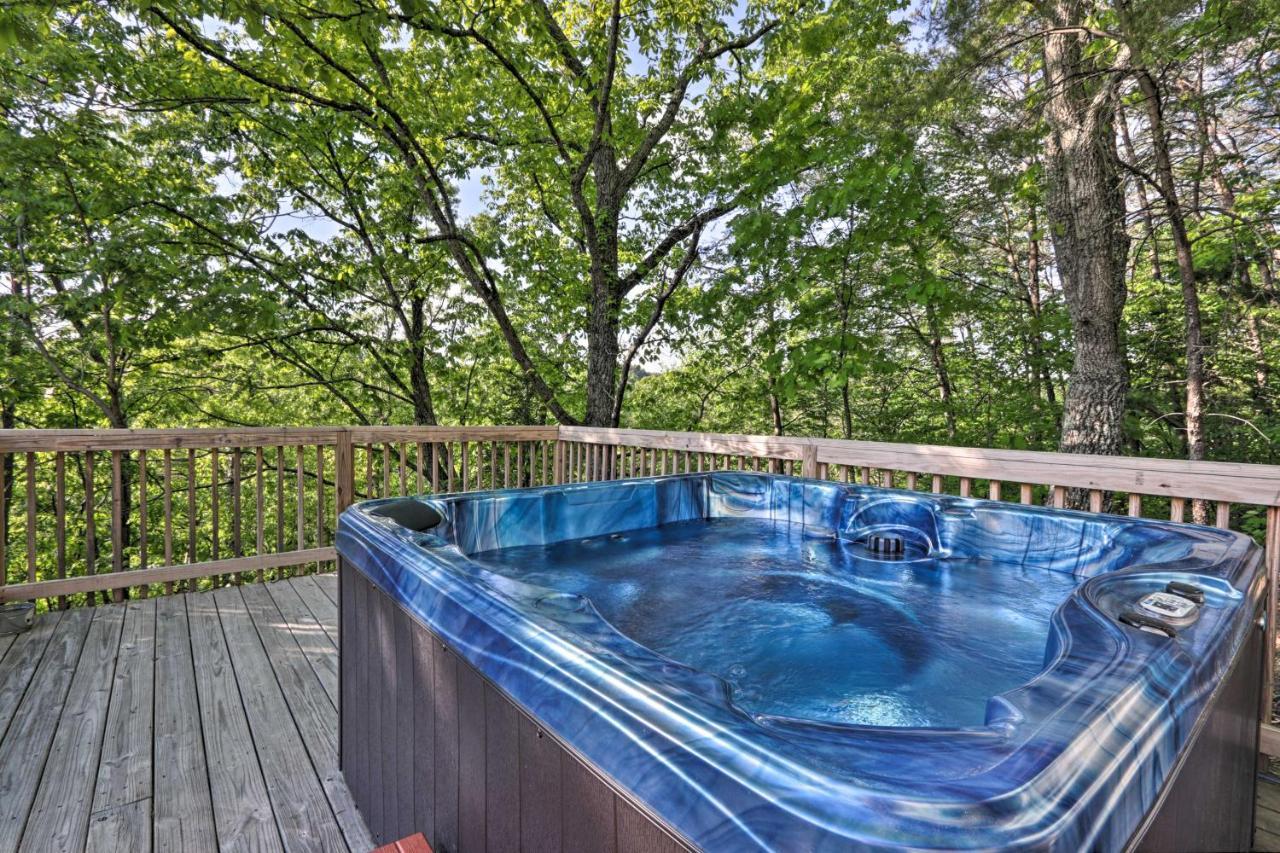 Luxe Cabin With Hot Tub, Theater, Pool Table, Arcade Pigeon Forge Dış mekan fotoğraf